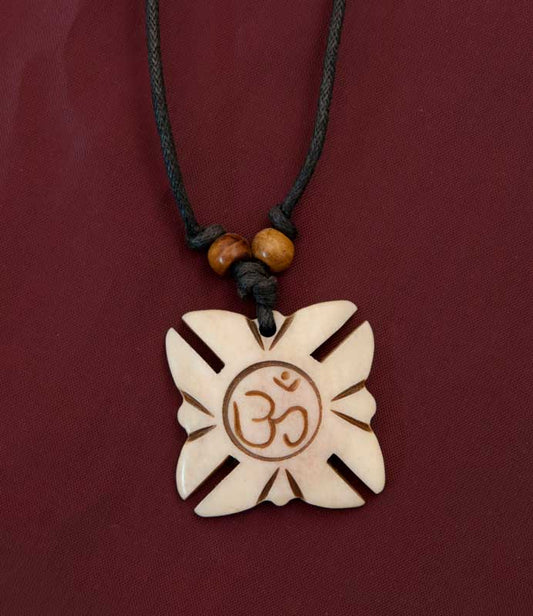 Collier Pendentif Équitable Tibétain Ethnique Tribal Double Dorje Vajra