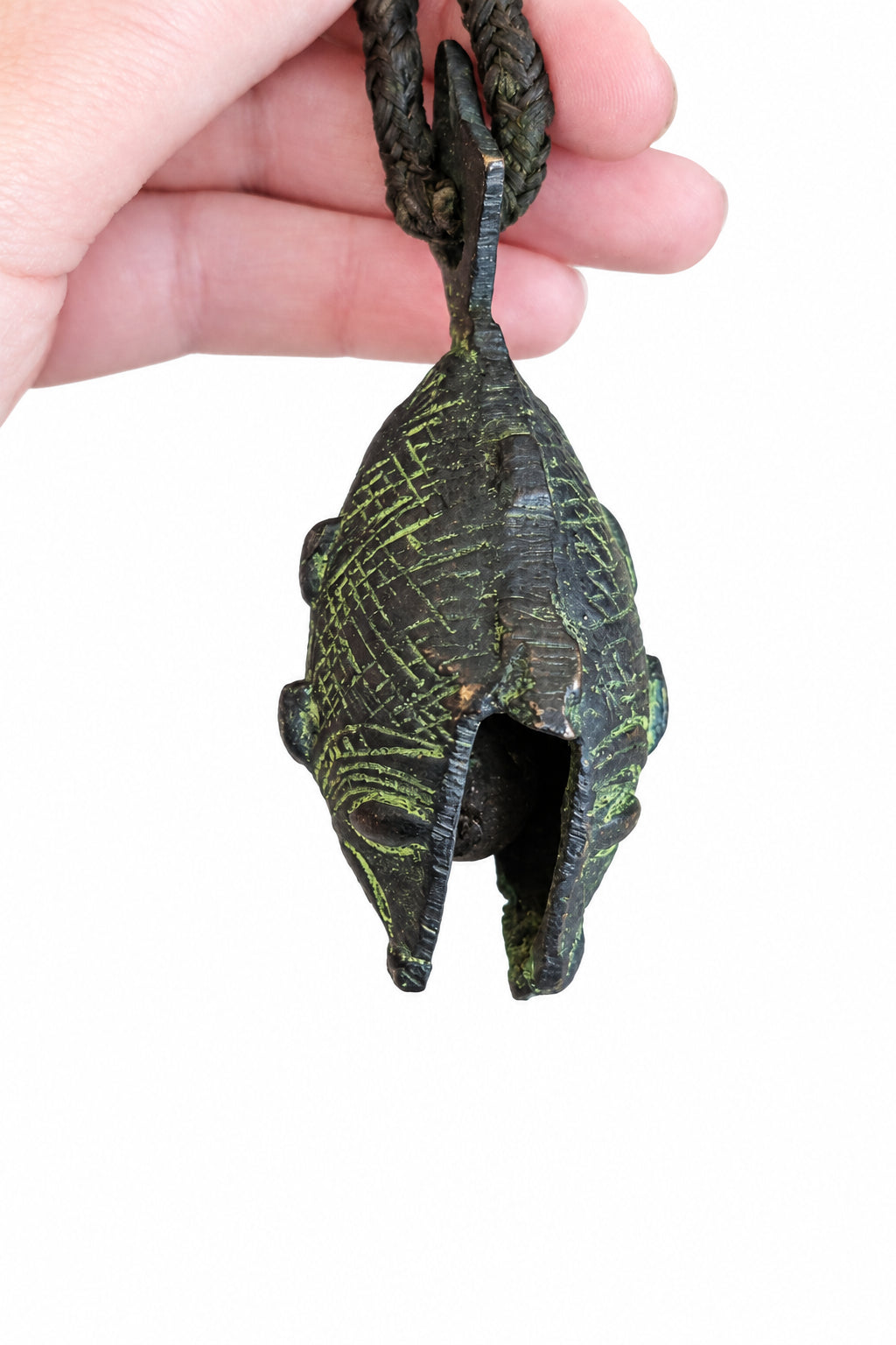 Grelot Poisson Naga en Métal – Artisanat Indien Traditionnel
