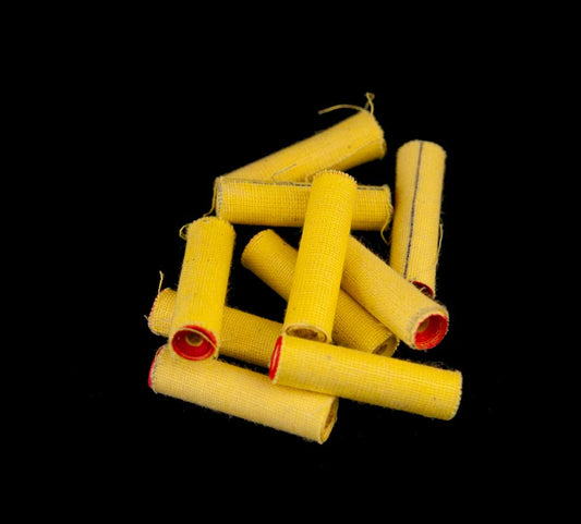 Lot de 10 Rouleaux de Mantra Tibétains de Kuvera – Vaishravana, Dieu de la Richesse et de la Prospérité