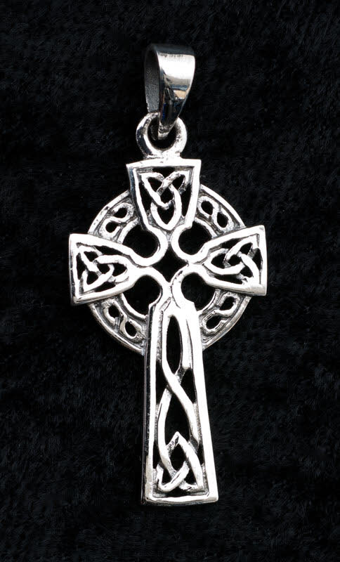 Pendentif croix celtique en argent 925 – Bijou ethnique artisanal symbole de tradition