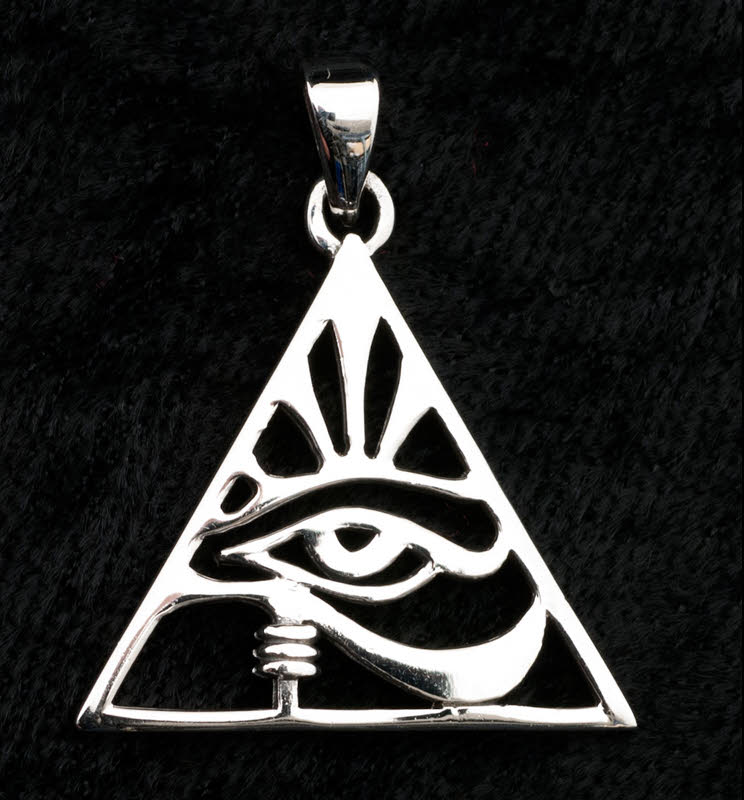 Pendentif Œil d’Horus en argent massif 925 – Élégance mystique et symbolisme ancien