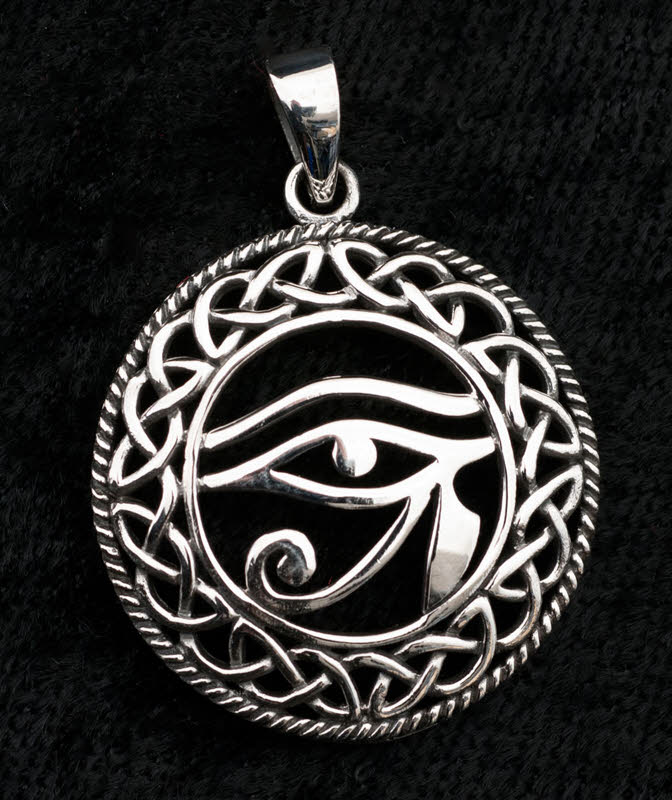 Pendentif Œil d’Horus Oudjat Entrelacs en argent massif 925 – Bijou de l’Égypte ancienne